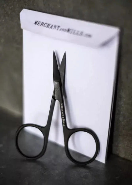 Wide Bow Scissors