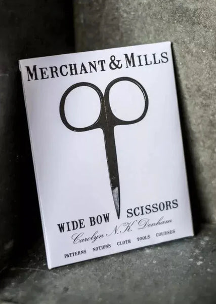 Wide Bow Scissors